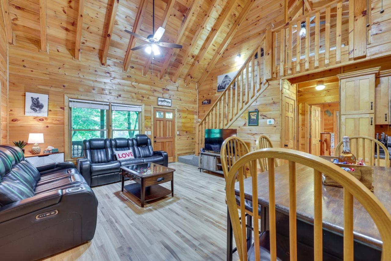 Riverfront Ellijay Cabin With Deck And Pool Access! Εξωτερικό φωτογραφία
