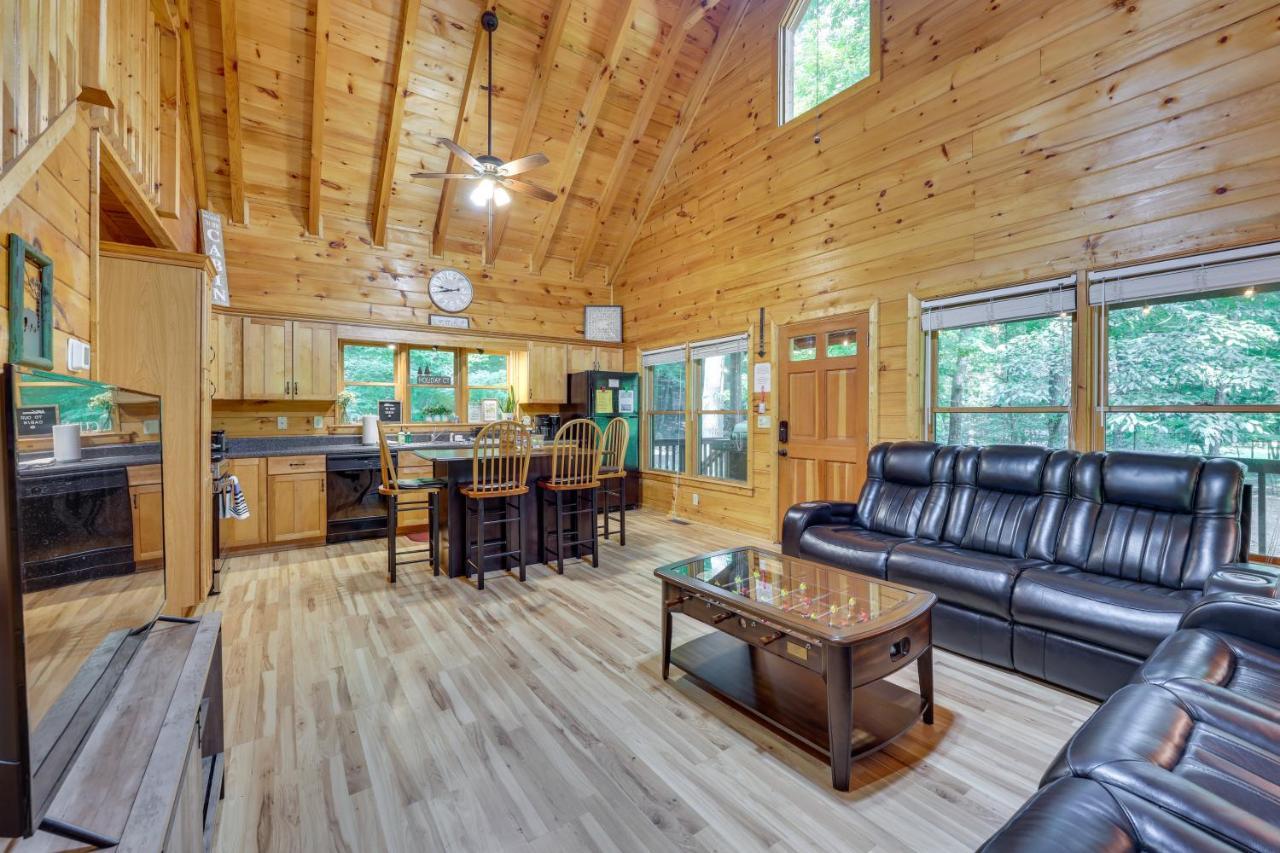 Riverfront Ellijay Cabin With Deck And Pool Access! Εξωτερικό φωτογραφία