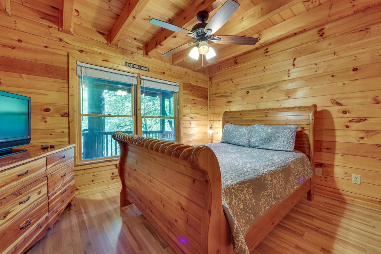 Riverfront Ellijay Cabin With Deck And Pool Access! Εξωτερικό φωτογραφία