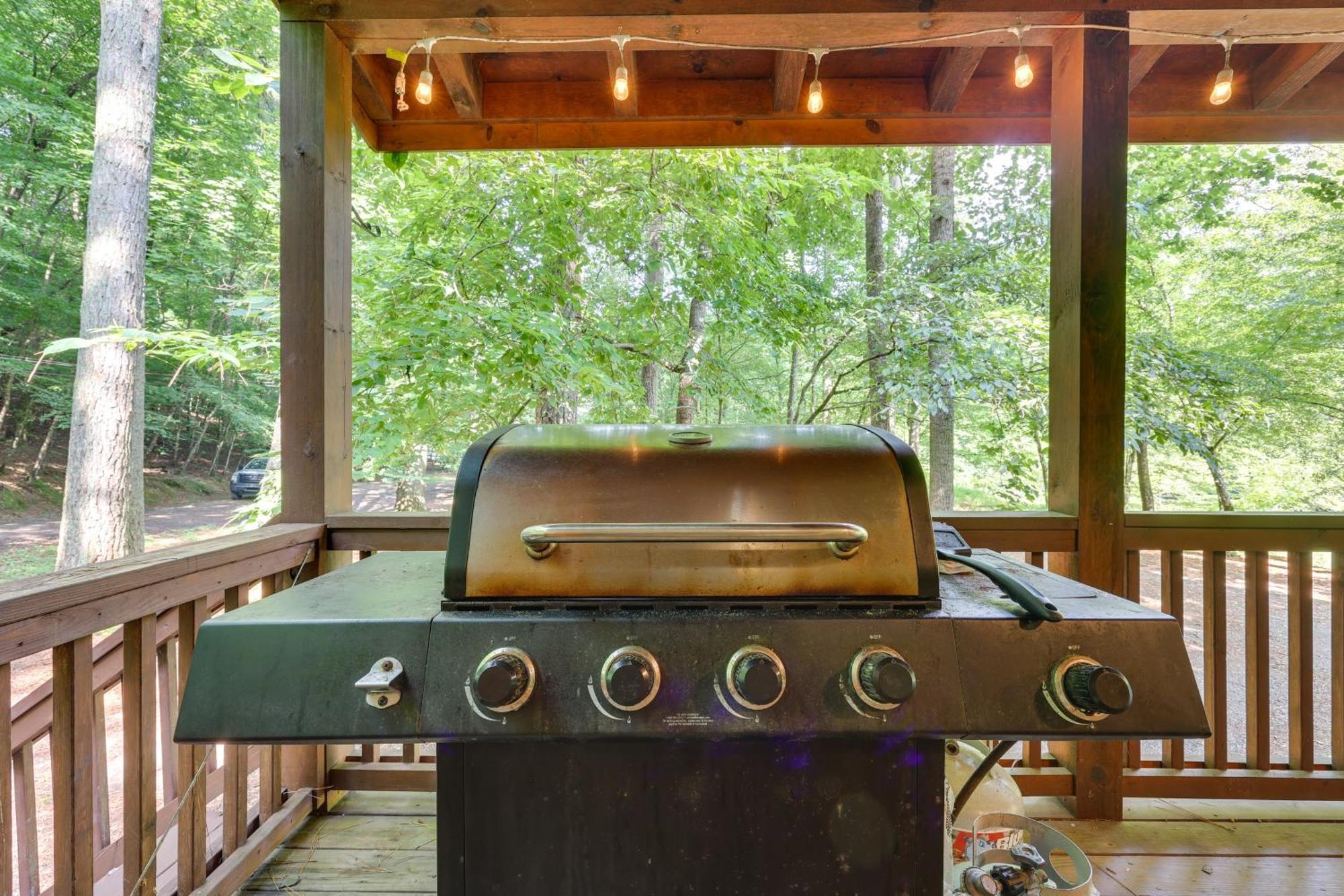 Riverfront Ellijay Cabin With Deck And Pool Access! Εξωτερικό φωτογραφία
