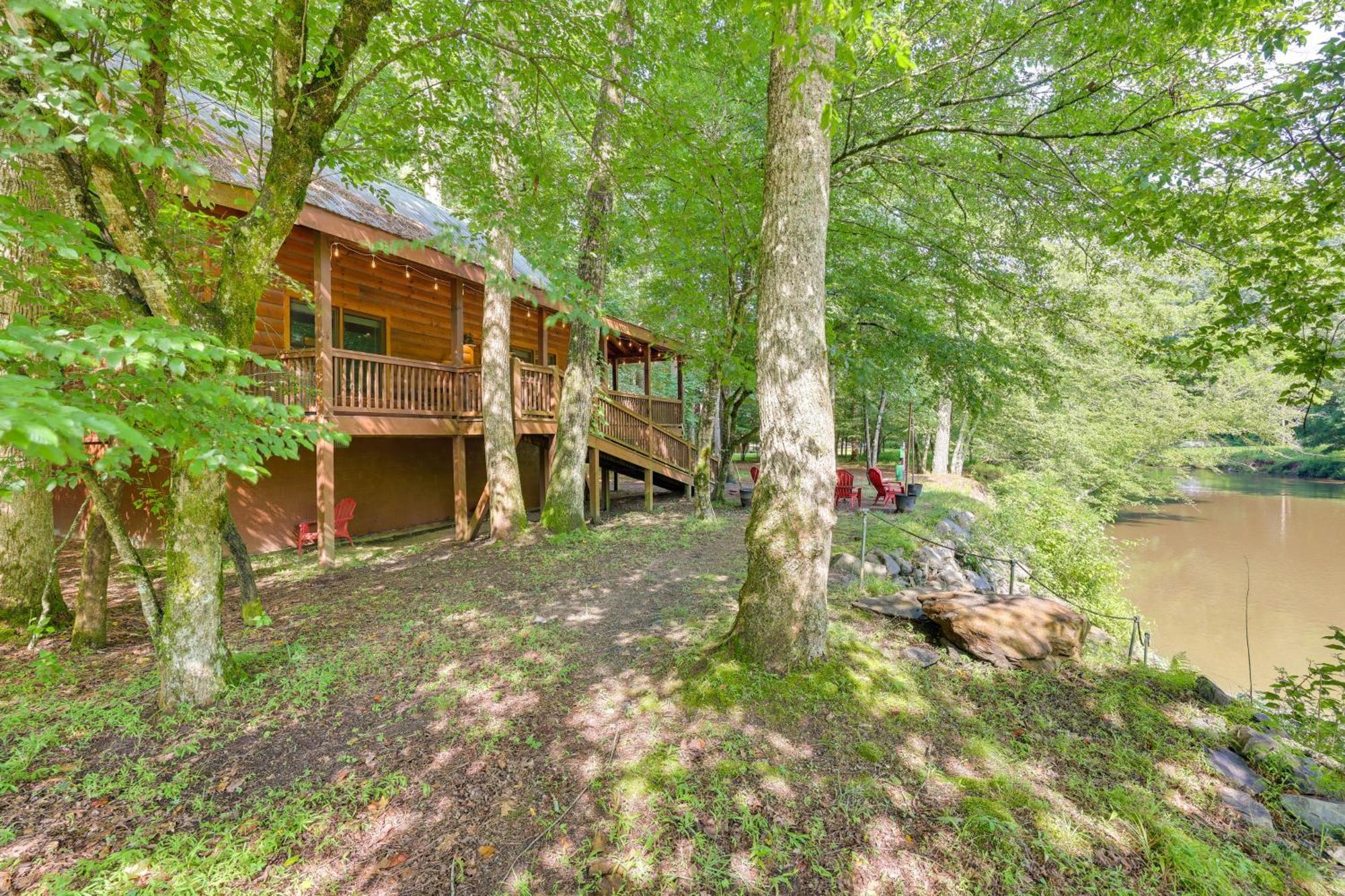 Riverfront Ellijay Cabin With Deck And Pool Access! Εξωτερικό φωτογραφία