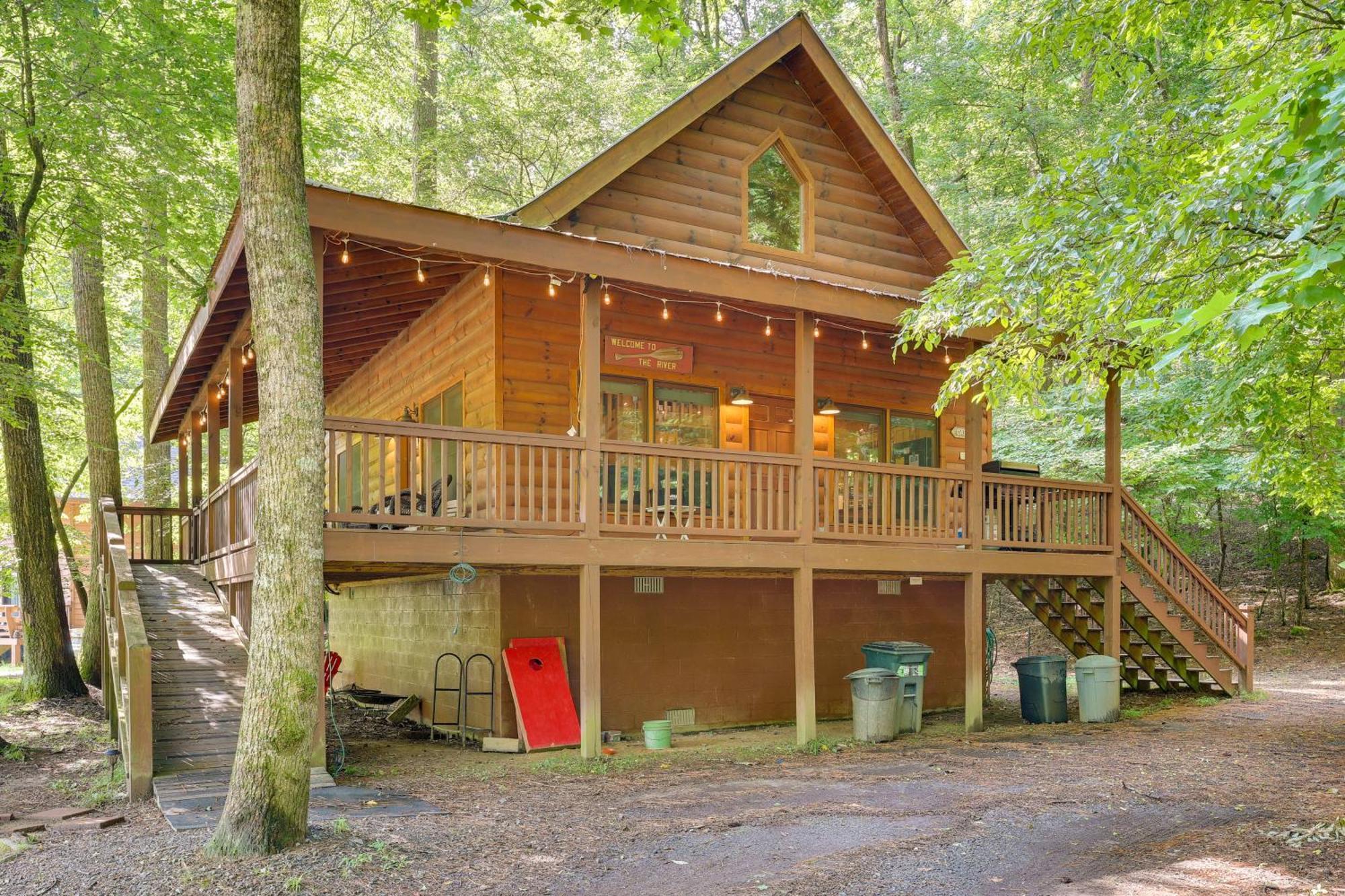 Riverfront Ellijay Cabin With Deck And Pool Access! Εξωτερικό φωτογραφία